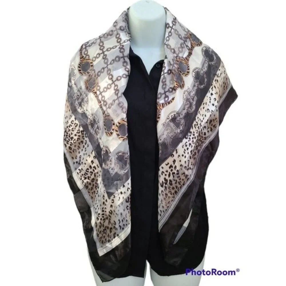 Beautiful leopard Print Scarve